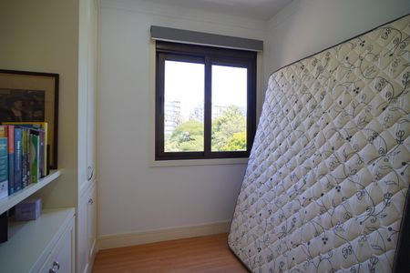 Quarto 1 de apartamento à venda com 2 quartos, 80m² em Moinhos de Vento, Porto Alegre