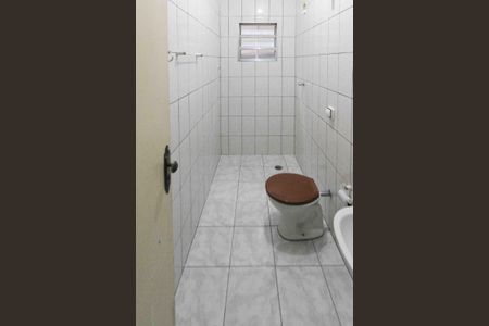 Casa para alugar com 100m², 2 quartos e sem vaga Casa para alugar com 100m², 2 quartos e sem vagaBanheiro 02