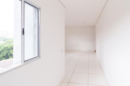 Casa para alugar com 80m², 2 quartos e sem vaga Casa para alugar com 80m², 2 quartos e sem vagaCozinha e área de serviço