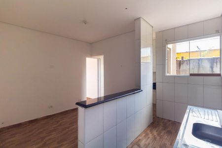 Sala/Cozinha de apartamento para alugar com 1 quarto, 40m² em Vila Erna, São Paulo