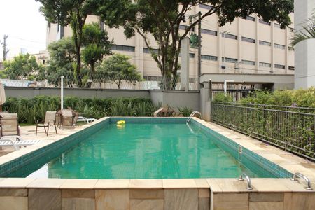 Apartamento à venda com 36m², 1 quarto e sem vagaÁrea comum - Piscina
