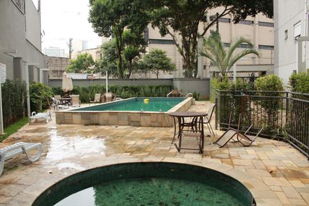 Apartamento à venda com 36m², 1 quarto e sem vagaÁrea comum - Piscina