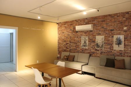 Apartamento à venda com 36m², 1 quarto e sem vagaÁrea comum - Salão de festas