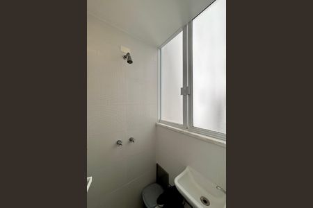 Apartamento à venda com 120m², 3 quartos e 1 vagaÁrea de serviço - banheiro