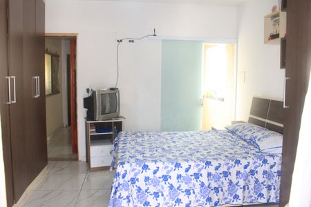 Casa à venda com 165m², 3 quartos e 2 vagasSuíte 2