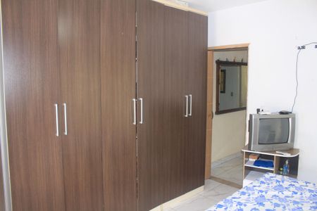 Casa à venda com 165m², 3 quartos e 2 vagasSuíte 2