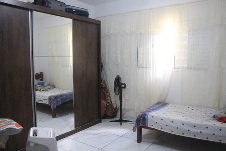 Casa à venda com 165m², 3 quartos e 2 vagasQuarto