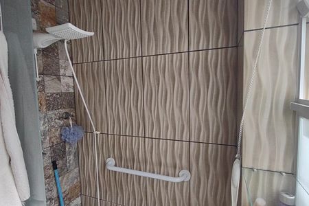 Casa à venda com 165m², 3 quartos e 2 vagasBanheiro da Suíte 2