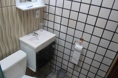 Casa à venda com 165m², 3 quartos e 2 vagasBanheiro Social