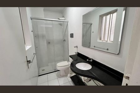 Banheiro  de apartamento para alugar com 1 quarto, 45m² em Centro, São Leopoldo