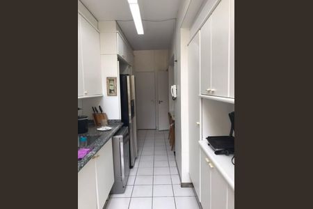 Casa à venda com 3 quartos, 180m² em Moema, São Paulo