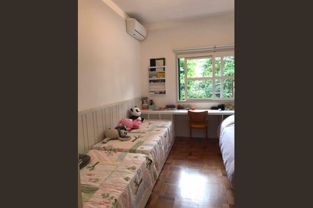 Casa à venda com 3 quartos, 180m² em Moema, São Paulo