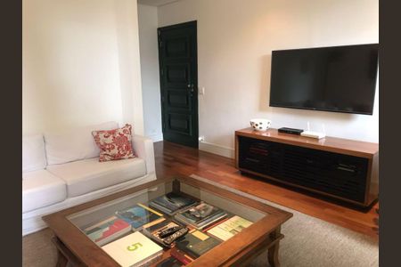 Casa à venda com 3 quartos, 180m² em Moema, São Paulo