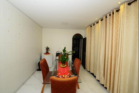 Casa à venda com 350m², 6 quartos e 5 vagas