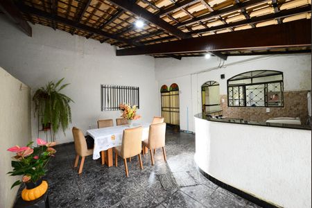 Casa à venda com 350m², 6 quartos e 5 vagas