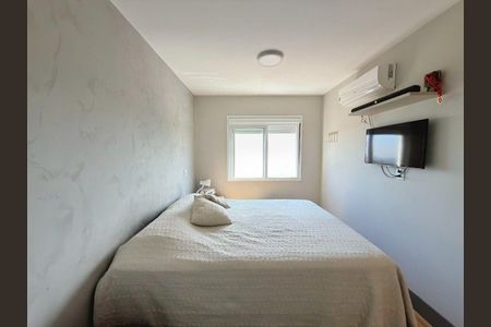 Quarto 1 de apartamento para alugar com 2 quartos, 67m² em Jardim Itu, Porto Alegre