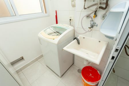 Apartamento para alugar com 65m², 2 quartos e 1 vagaÁrea de Serviço