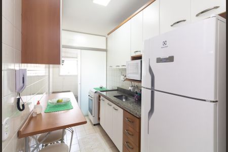 Apartamento à venda com 48m², 2 quartos e 1 vaga Apartamento à venda com 48m², 2 quartos e 1 vagaCozinha e Área de Serviço