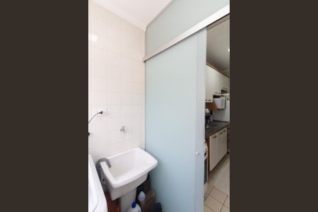 Apartamento à venda com 48m², 2 quartos e 1 vaga Apartamento à venda com 48m², 2 quartos e 1 vagaCozinha e Área de Serviço