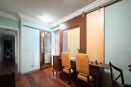 Apartamento à venda com 125m², 3 quartos e 2 vagasCloset da suíte 1