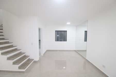 Sala de casa de condomínio à venda com 3 quartos, 110m² em Chora Menino, São Paulo