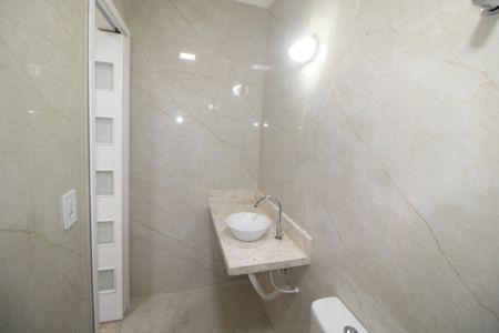 Casa de condomínio à venda com 110m², 3 quartos e 3 vagasBanheiro 2