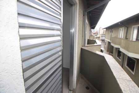 Casa de condomínio à venda com 110m², 3 quartos e 3 vagasQuarto 3 - Varanda