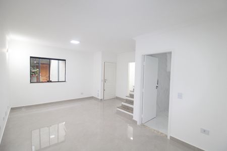 Sala de casa de condomínio à venda com 3 quartos, 110m² em Chora Menino, São Paulo