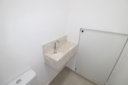 Casa de condomínio à venda com 110m², 3 quartos e 3 vagasLavabo