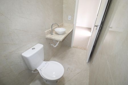 Casa de condomínio à venda com 110m², 3 quartos e 3 vagasBanheiro 1