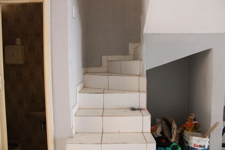 Casa para alugar com 210m², 4 quartos e 1 vagaEscadas