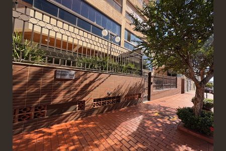 Apartamento para alugar com 120m², 3 quartos e 2 vagasFachada