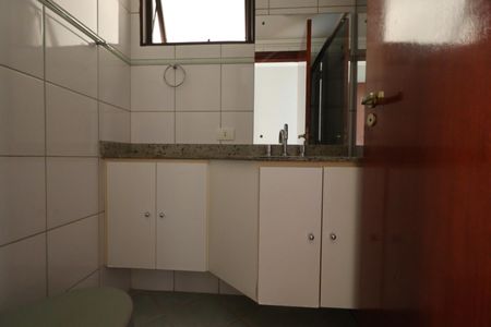 Apartamento para alugar com 120m², 3 quartos e 2 vagasBanheiro