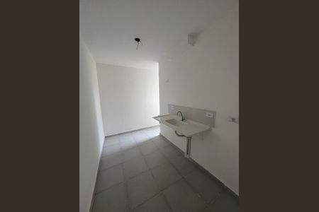 Cozinha de apartamento para alugar com 2 quartos, 48m² em Jardim Marica, Mogi das Cruzes