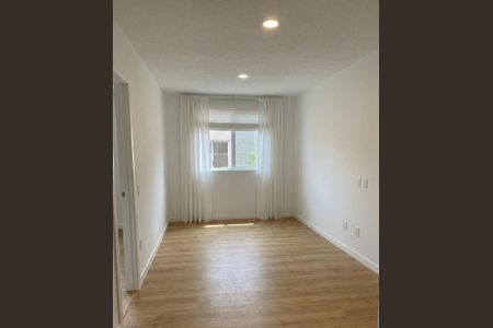 Sala de apartamento para alugar com 2 quartos, 42m² em Santa Cruz, Rio de Janeiro