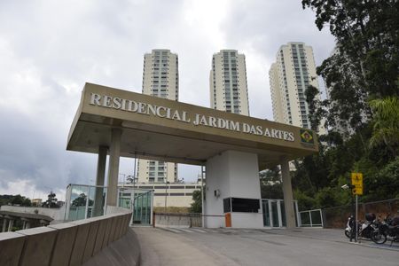 Apartamento para alugar com 135m², 4 quartos e 1 vagaFachada e portaria