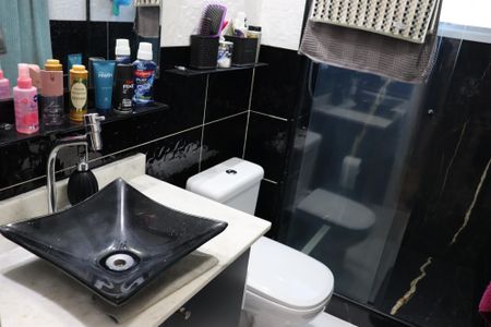 Apartamento à venda com 105m², 3 quartos e 2 vagas Apartamento à venda com 105m², 3 quartos e 2 vagasBanheiro da Suíte 2