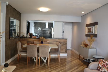 Apartamento à venda com 105m², 3 quartos e 2 vagas Apartamento à venda com 105m², 3 quartos e 2 vagasSala