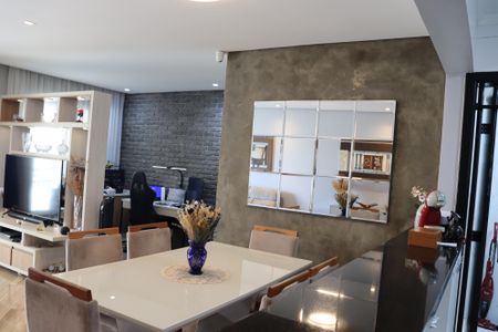 Apartamento à venda com 105m², 3 quartos e 2 vagas Apartamento à venda com 105m², 3 quartos e 2 vagasSala