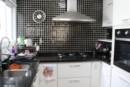 Apartamento à venda com 105m², 3 quartos e 2 vagas Apartamento à venda com 105m², 3 quartos e 2 vagasCozinha