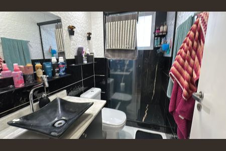 Apartamento à venda com 105m², 3 quartos e 2 vagas Apartamento à venda com 105m², 3 quartos e 2 vagasBanheiro da Suíte 2