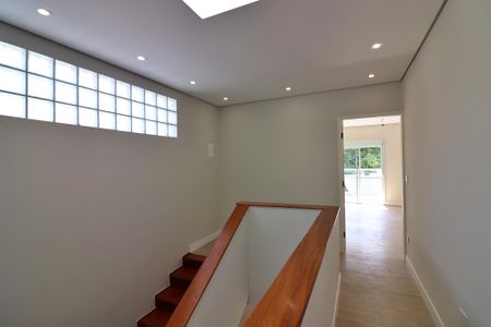 Casa à venda com 263m², 3 quartos e 6 vagasCorredor 
