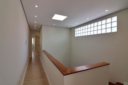 Casa à venda com 263m², 3 quartos e 6 vagasCorredor 