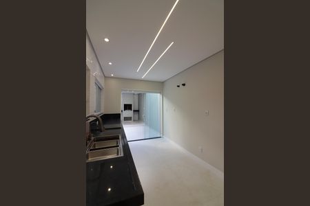 Casa à venda com 263m², 3 quartos e 6 vagasCozinha 