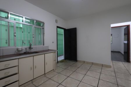 Casa para alugar com 113m², 2 quartos e 2 vagasCozinha