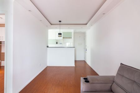 Sala  de apartamento para alugar com 2 quartos, 48m² em Quitaúna, Osasco