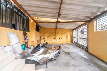 Casa à venda com 250m², 3 quartos e 2 vagas Casa à venda com 250m², 3 quartos e 2 vagasGaragem