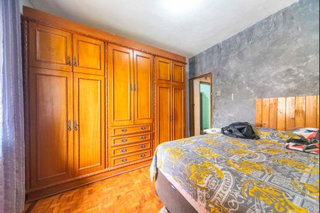 Casa à venda com 250m², 3 quartos e 2 vagas Casa à venda com 250m², 3 quartos e 2 vagasQuarto 1