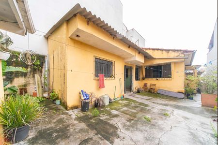 Casa à venda com 250m², 3 quartos e 2 vagas Casa à venda com 250m², 3 quartos e 2 vagasQuintal