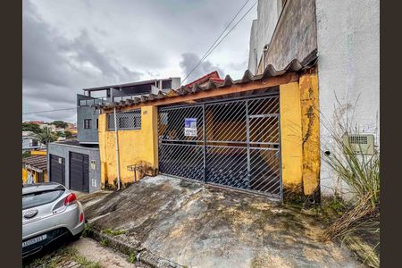 Casa à venda com 250m², 3 quartos e 2 vagas Casa à venda com 250m², 3 quartos e 2 vagasFachada